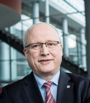 Prof. Dr. Alexander Kurz, Vorstand für Personal, Recht und Verwertung