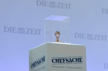 Der Preis: Ein Chefsache-Stempel mit einem 3D-Drucker von Siemens erstellt