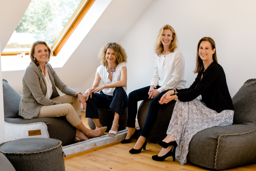 Dr. Cornelia Tanzer, Katharina Voigt, Kirsten Rohde und Birgit Röschert von fe:male leadership development (FLD)